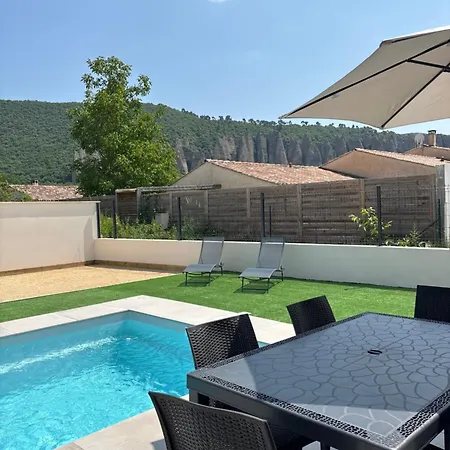Avec Piscine En Provence *
