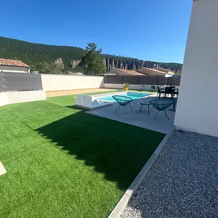 Avec Piscine En Provence Вилла